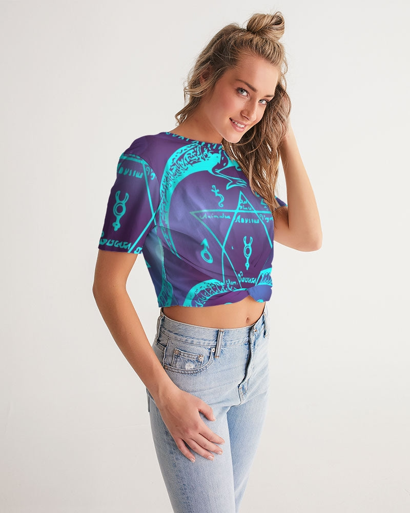 Ouroboros Twist Front Cropped Tee